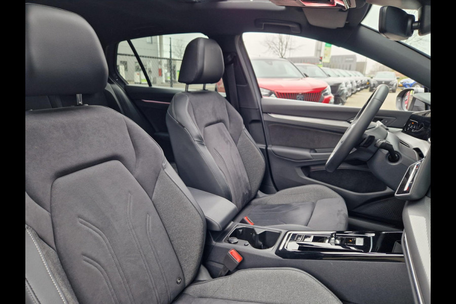 Volkswagen Golf 8.5 1.5 eHybrid 50 Edition /Panoramadak /Winterpakket