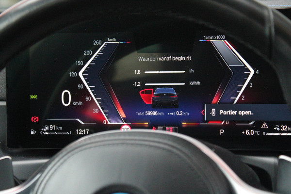 BMW 3-serie 330e 292PK xDRIVE | PANORAMISCH SCHUIF/KANTEL DAK | M-SPORT PRO-PAKKET | M-SPORT REMMEN UITGEVOERD IN DONKERBLAUW MET M LOGO | BMW LIVE COCKPIT PROFESSIONAL | CURVED DISPLAY |DRIVING ASSISTANT INCL. HEAD-UP DISPLAY | PARKING ASSIST INCL. ACHTERUITRIJCAMERA | ADAPTIEVE LED KOPLAMPEN |SHADOW LINE | M-SPORTSTOELEN VOOR | LEDER VERNASCA MET CONTRAST STIKSELS M-SPORT | STOEL VERWARMING | DRAADLOZE APPLE CARPLAY | ELEKTRISCH VERSTELBARE STOELEN MET GEHEUGEN FUNCTIE | HEAD UP DISPLAY | DRAADLOZE TELEFOONLADER | DODEHOEK BEWAKING | COMFORT PACK INCL. ELEKTRISCHE ACHTERKLEP | A