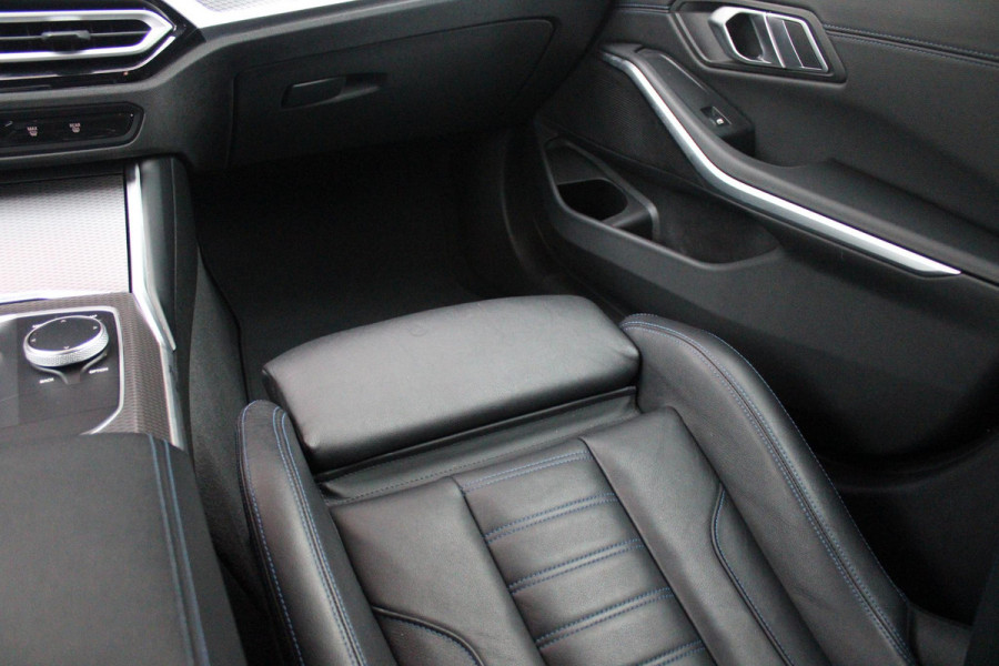 BMW 3-serie 330e 292PK xDRIVE | PANORAMISCH SCHUIF/KANTEL DAK | M-SPORT PRO-PAKKET | M-SPORT REMMEN UITGEVOERD IN DONKERBLAUW MET M LOGO | BMW LIVE COCKPIT PROFESSIONAL | CURVED DISPLAY |DRIVING ASSISTANT INCL. HEAD-UP DISPLAY | PARKING ASSIST INCL. ACHTERUITRIJCAMERA | ADAPTIEVE LED KOPLAMPEN |SHADOW LINE | M-SPORTSTOELEN VOOR | LEDER VERNASCA MET CONTRAST STIKSELS M-SPORT | STOEL VERWARMING | DRAADLOZE APPLE CARPLAY | ELEKTRISCH VERSTELBARE STOELEN MET GEHEUGEN FUNCTIE | HEAD UP DISPLAY | DRAADLOZE TELEFOONLADER | DODEHOEK BEWAKING | COMFORT PACK INCL. ELEKTRISCHE ACHTERKLEP | A