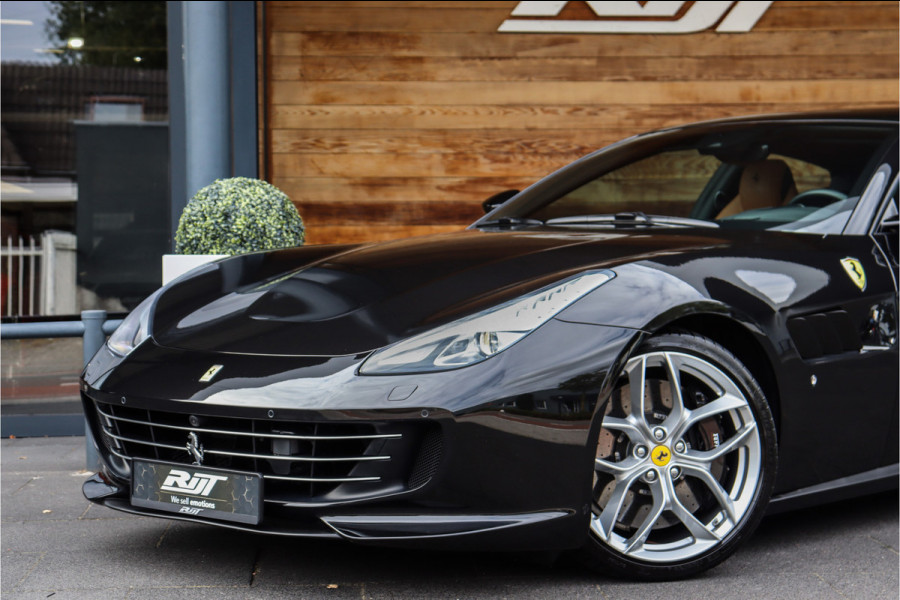 Ferrari GTC4 Lusso Turbo 3.9 V8 **APPROVED/Lift/360 camera/Pano/Ceramic/Carplay/20**