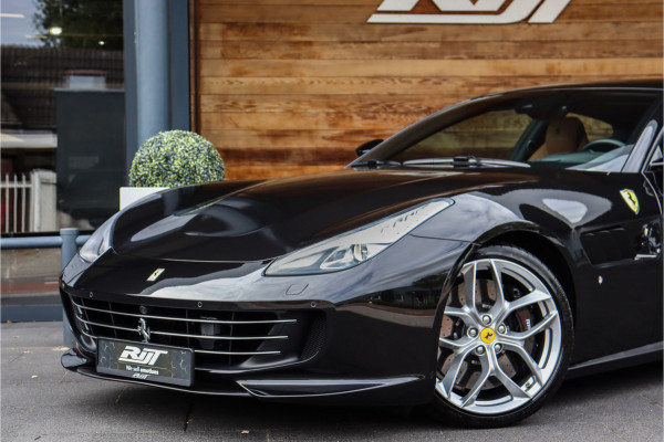 Ferrari GTC4 Lusso Turbo 3.9 V8 **APPROVED/Lift/360 camera/Pano/Ceramic/Carplay/20**