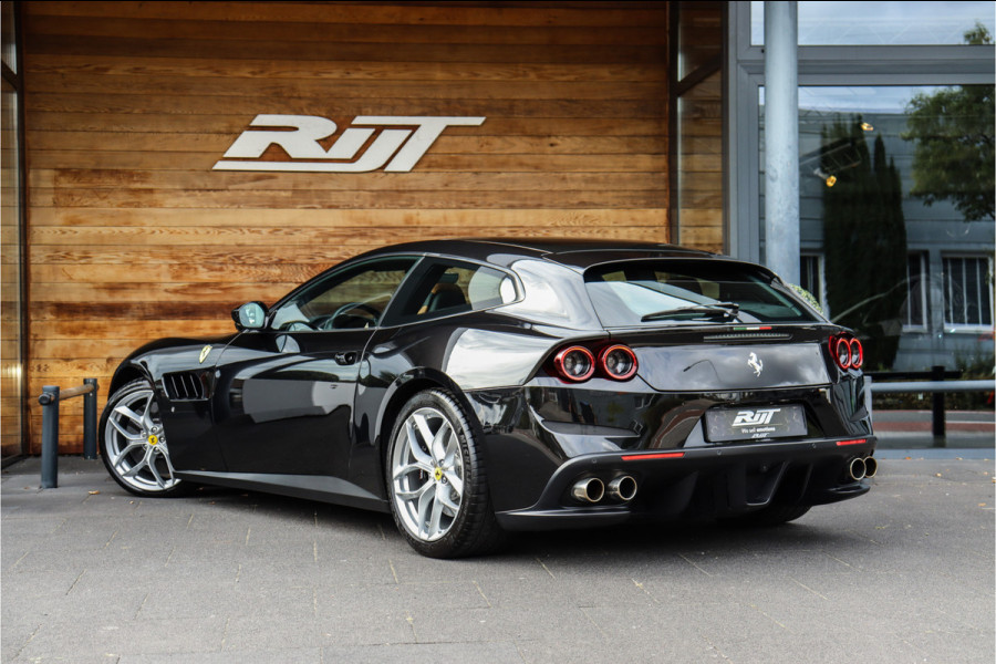Ferrari GTC4 Lusso Turbo 3.9 V8 **APPROVED/Lift/360 camera/Pano/Ceramic/Carplay/20**