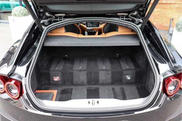 Ferrari GTC4 Lusso Turbo 3.9 V8 **APPROVED/Lift/360 camera/Pano/Ceramic/Carplay/20**