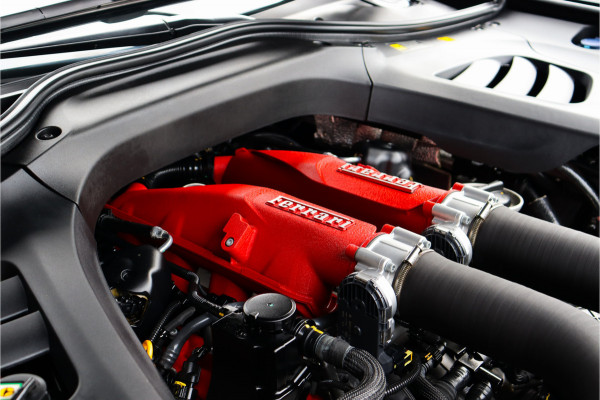 Ferrari GTC4 Lusso Turbo 3.9 V8 **APPROVED/Lift/360 camera/Pano/Ceramic/Carplay/20**