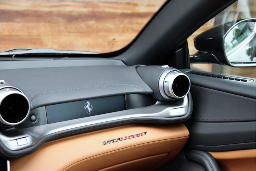 Ferrari GTC4 Lusso Turbo 3.9 V8 **APPROVED/Lift/360 camera/Pano/Ceramic/Carplay/20**