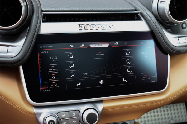 Ferrari GTC4 Lusso Turbo 3.9 V8 **APPROVED/Lift/360 camera/Pano/Ceramic/Carplay/20**