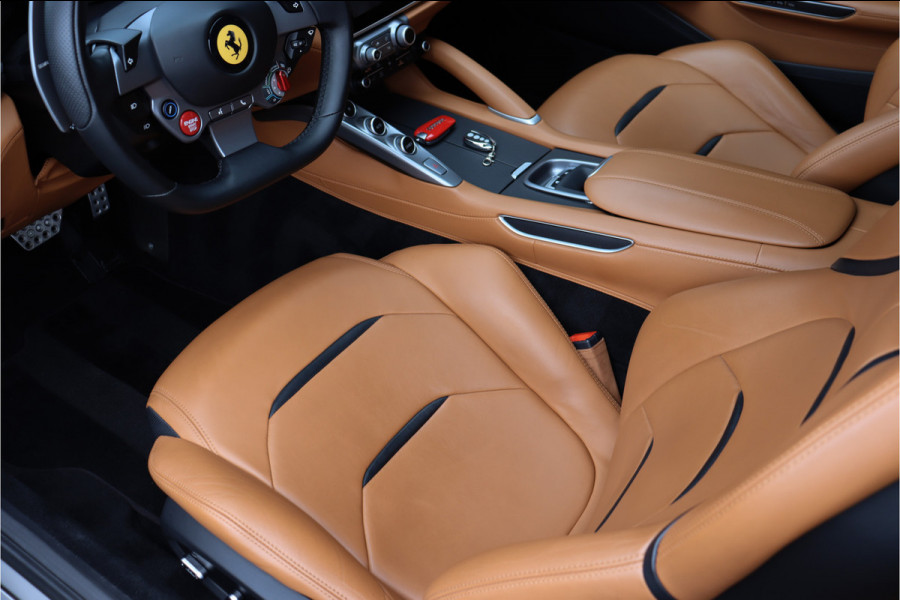 Ferrari GTC4 Lusso Turbo 3.9 V8 **APPROVED/Lift/360 camera/Pano/Ceramic/Carplay/20**