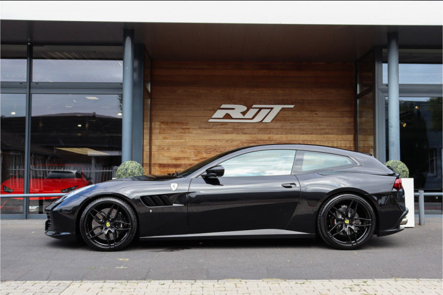 Ferrari GTC4 Lusso Turbo 3.9 V8 **APPROVED/Lift/360 camera/Pano/Ceramic/Carplay/20**