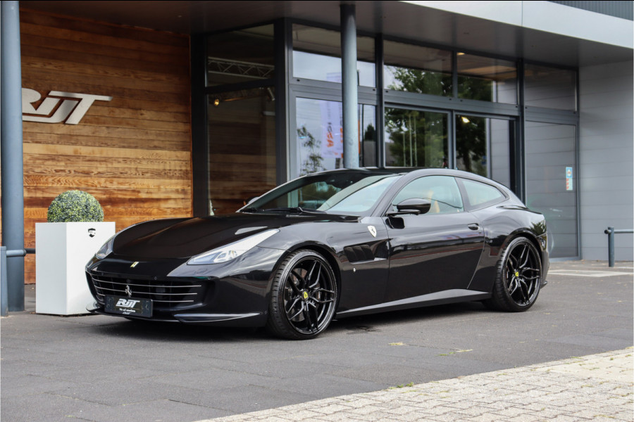 Ferrari GTC4 Lusso Turbo 3.9 V8 **APPROVED/Lift/360 camera/Pano/Ceramic/Carplay/20**