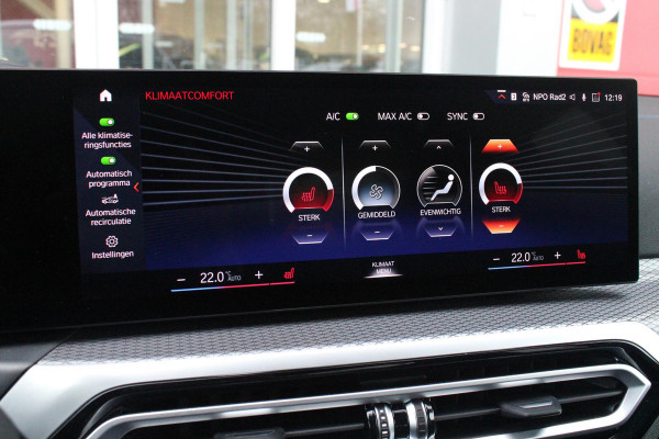 BMW 3-serie 330e 292PK xDRIVE | PANORAMISCH SCHUIF/KANTEL DAK | M-SPORT PRO-PAKKET | M-SPORT REMMEN UITGEVOERD IN DONKERBLAUW MET M LOGO | BMW LIVE COCKPIT PROFESSIONAL | CURVED DISPLAY |DRIVING ASSISTANT INCL. HEAD-UP DISPLAY | PARKING ASSIST INCL. ACHTERUITRIJCAMERA | ADAPTIEVE LED KOPLAMPEN |SHADOW LINE | M-SPORTSTOELEN VOOR | LEDER VERNASCA MET CONTRAST STIKSELS M-SPORT | STOEL VERWARMING | DRAADLOZE APPLE CARPLAY | ELEKTRISCH VERSTELBARE STOELEN MET GEHEUGEN FUNCTIE | HEAD UP DISPLAY | DRAADLOZE TELEFOONLADER | DODEHOEK BEWAKING | COMFORT PACK INCL. ELEKTRISCHE ACHTERKLEP | A