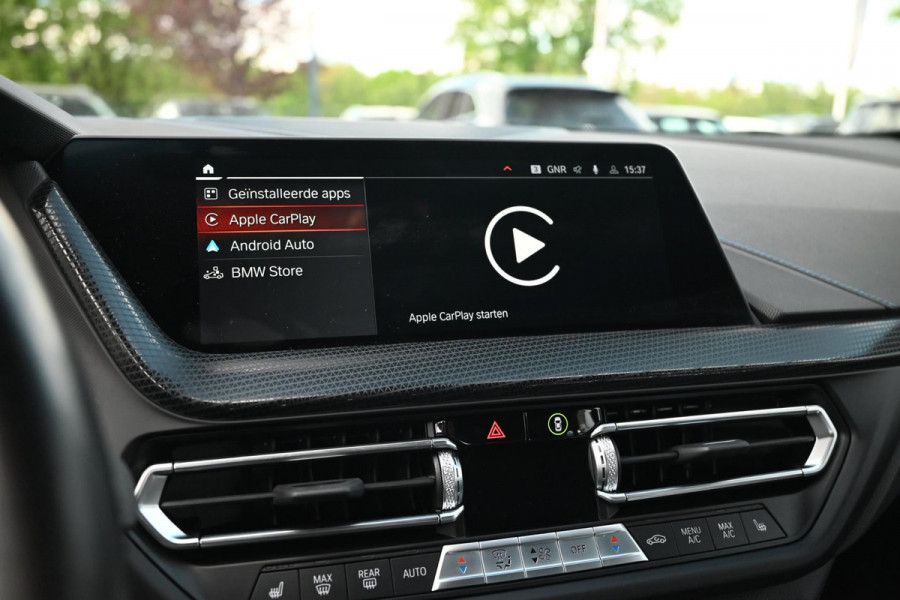 BMW 1-serie M135i xDrive High Executive 306 PK Dealer o.h. Adaptive Head Up H&K Camera Keyless 18''