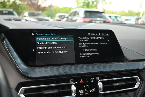 BMW 1-serie M135i xDrive High Executive 306 PK Dealer o.h. Adaptive Head Up H&K Camera Keyless 18''