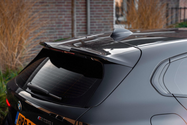 BMW 1-serie M135i xDrive High Executive 306 PK Dealer o.h. Adaptive Head Up H&K Camera Keyless 18''