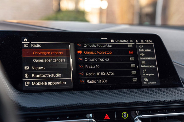 BMW 1-serie M135i xDrive High Executive 306 PK Dealer o.h. Adaptive Head Up H&K Camera Keyless 18''