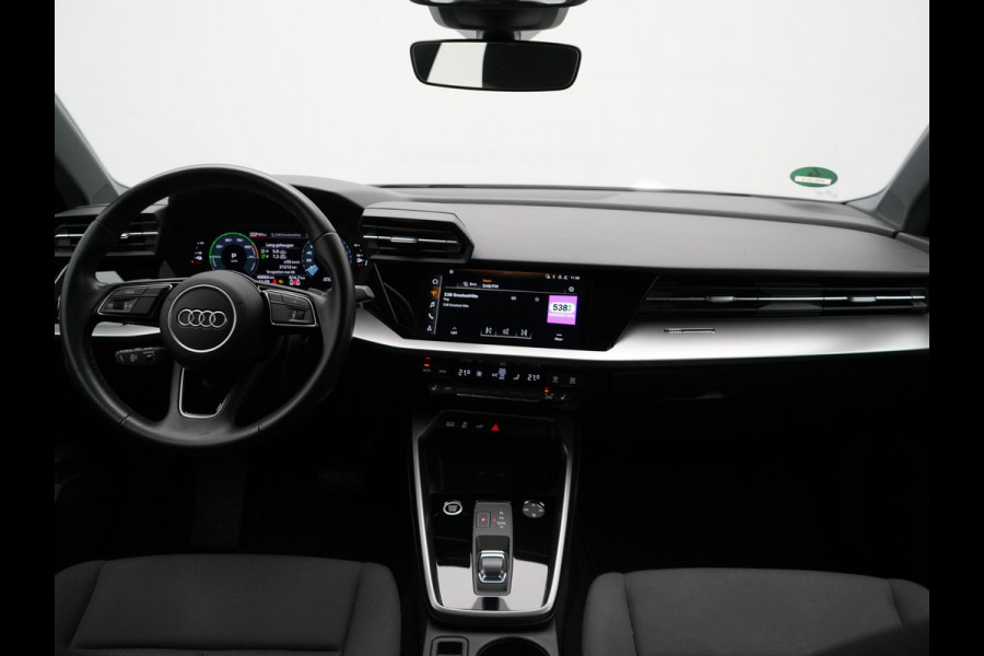 Audi A3 Sportback 40 TFSI e Advanced edition Plug In Hybrid 204pk PHEV | Trekhaak Afn. | Apple Carplay | Keyless | Sporstoelen Verwarmd | Virtual | Cruise Control | DAB | 17" L.M. |