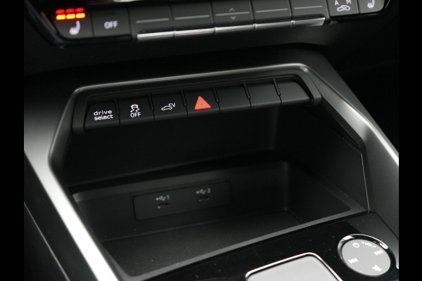 Audi A3 Sportback 40 TFSI e Advanced edition Plug In Hybrid 204pk PHEV | Trekhaak Afn. | Apple Carplay | Keyless | Sporstoelen Verwarmd | Virtual | Cruise Control | DAB | 17" L.M. |