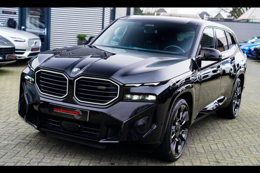 BMW XM PHEV 30 kWh | 687 PK | Iconic Glow | Skylounge | Massage | 360 Cam | Drive assistant | Stuurwielverwarming | Sportuitlaat |