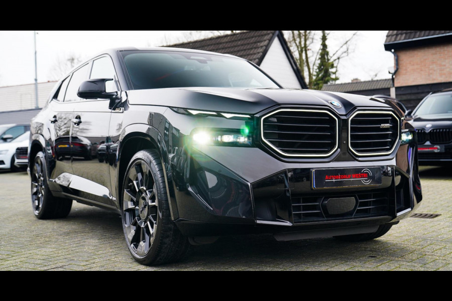 BMW XM PHEV 30 kWh | 687 PK | Iconic Glow | Skylounge | Massage | 360 Cam | Drive assistant | Stuurwielverwarming | Sportuitlaat |