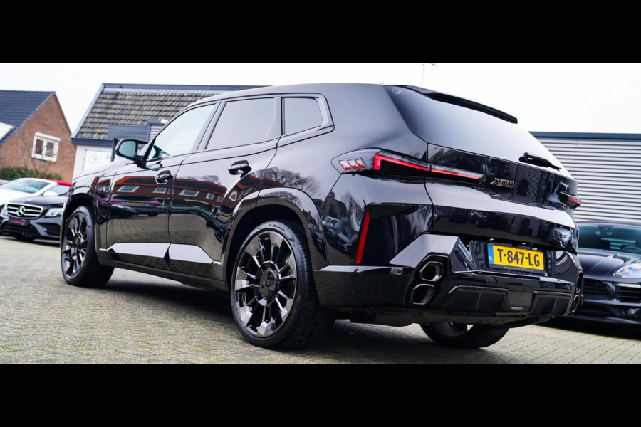 BMW XM PHEV 30 kWh | 687 PK | Iconic Glow | Skylounge | Massage | 360 Cam | Drive assistant | Stuurwielverwarming | Sportuitlaat |
