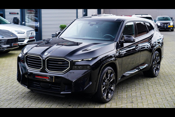 BMW XM PHEV 30 kWh | 687 PK | Iconic Glow | Skylounge | Massage | 360 Cam | Drive assistant | Stuurwielverwarming | Sportuitlaat |
