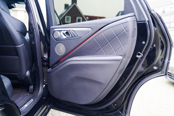 BMW XM PHEV 30 kWh | 687 PK | Iconic Glow | Skylounge | Massage | 360 Cam | Drive assistant | Stuurwielverwarming | Sportuitlaat |