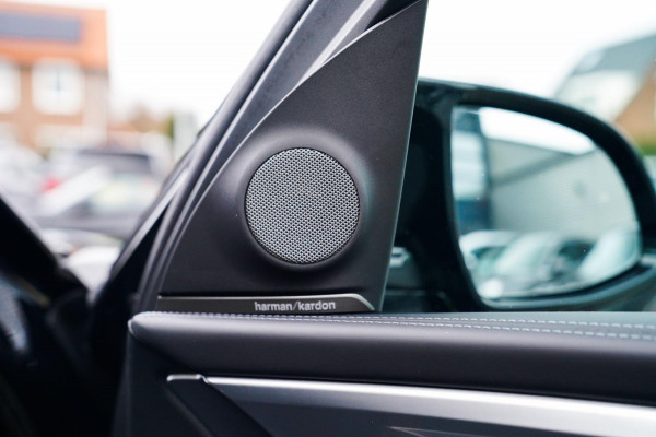 BMW XM PHEV 30 kWh | 687 PK | Iconic Glow | Skylounge | Massage | 360 Cam | Drive assistant | Stuurwielverwarming | Sportuitlaat |