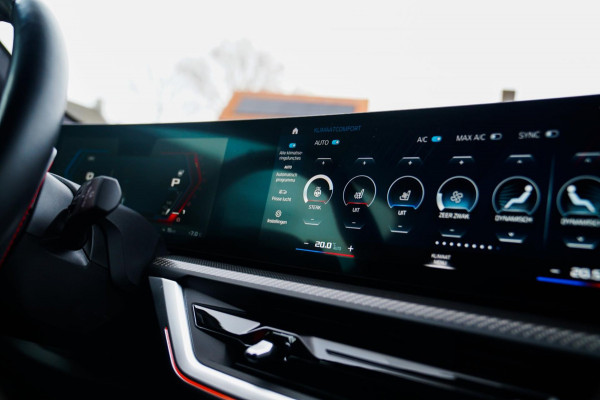 BMW XM PHEV 30 kWh | 687 PK | Iconic Glow | Skylounge | Massage | 360 Cam | Drive assistant | Stuurwielverwarming | Sportuitlaat |