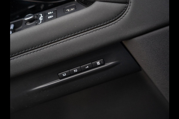 Land Rover Range Rover Evoque 1.5 P300e AWD R-Dynamic SE / 360 camera / Pano / Memory / Keyless