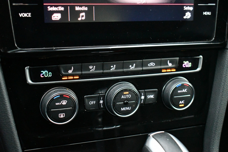 Volkswagen Golf 2.0 TSI GTI Performance Pano ACC 19inch Keyless Alcantara