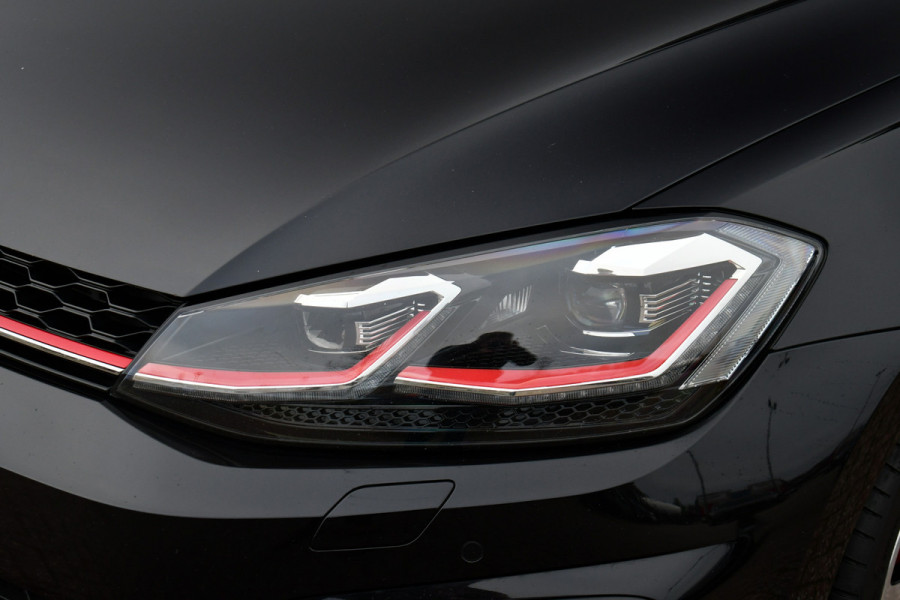 Volkswagen Golf 2.0 TSI GTI Performance Pano ACC 19inch Keyless Alcantara