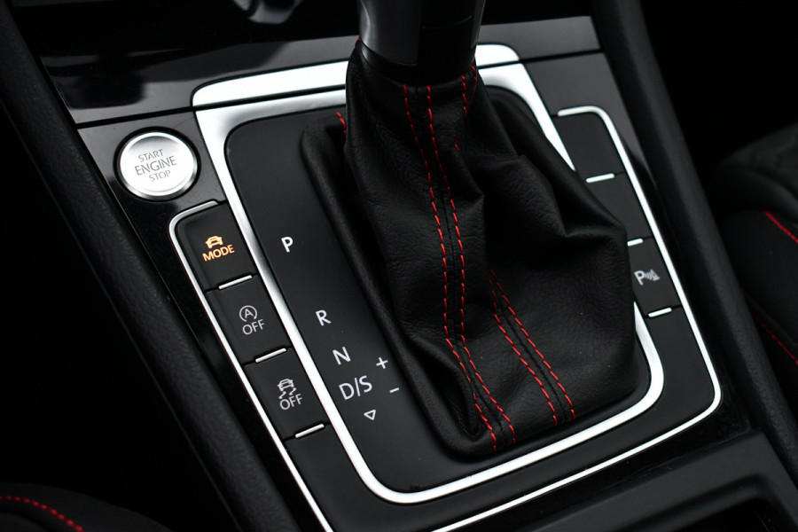 Volkswagen Golf 2.0 TSI GTI Performance Pano ACC 19inch Keyless Alcantara