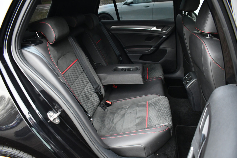 Volkswagen Golf 2.0 TSI GTI Performance Pano ACC 19inch Keyless Alcantara