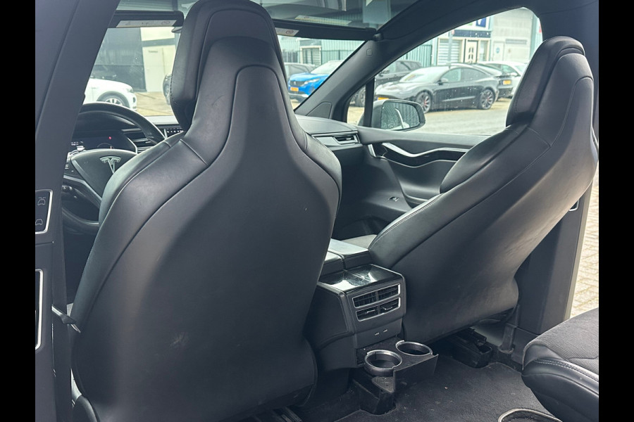 Tesla Model X 75D Base 6p.
