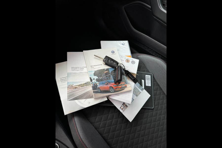 Volkswagen Polo 1.0 TSI Highline Business - Navigatie / Apple CarPlay I Airco I Sport velgen I LED I Dealer onderhouden
