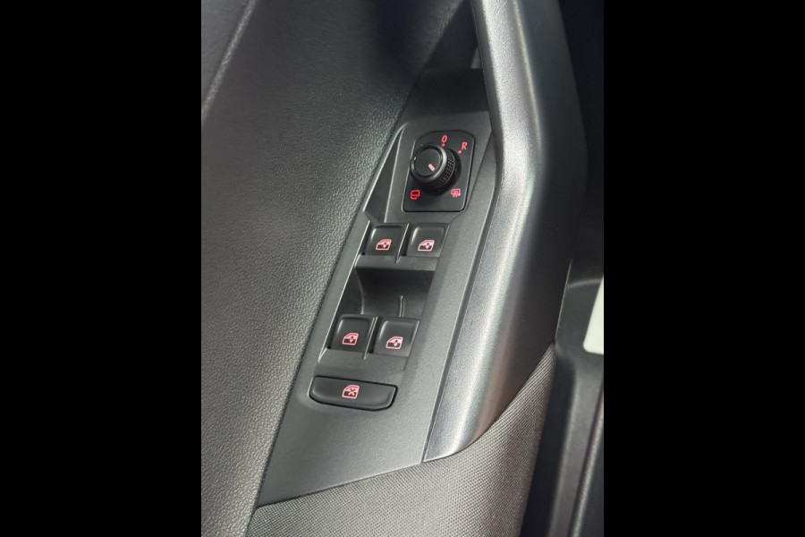 Volkswagen Polo 1.0 TSI Highline Business - Navigatie / Apple CarPlay I Airco I Sport velgen I LED I Dealer onderhouden