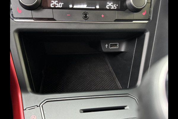 Volkswagen Polo 1.0 TSI Highline Business - Navigatie / Apple CarPlay I Airco I Sport velgen I LED I Dealer onderhouden