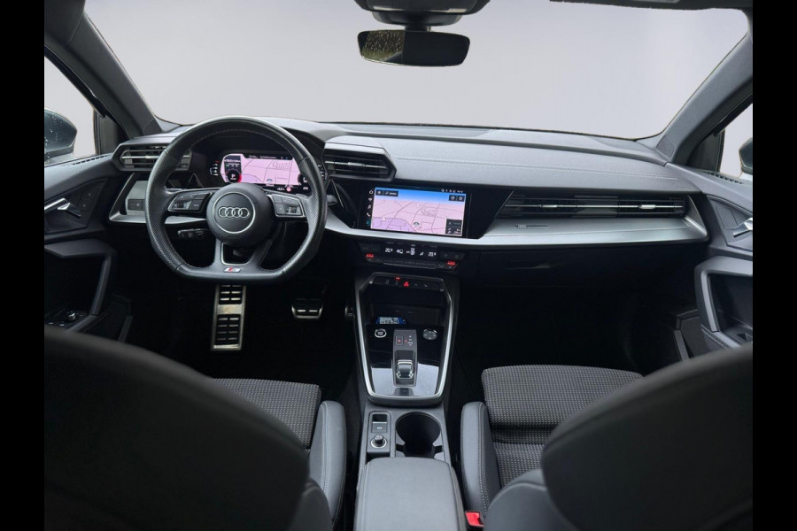 Audi A3 Limousine 30 TFSI S edition, 2 X S- LINE,matrix led, daytona grijs, 1 e eigenaar, 1/2 leder, 's, NL auto nap
