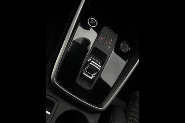 Audi A3 Limousine 30 TFSI S edition, 2 X S- LINE,matrix led, daytona grijs, 1 e eigenaar, 1/2 leder, 's, NL auto nap