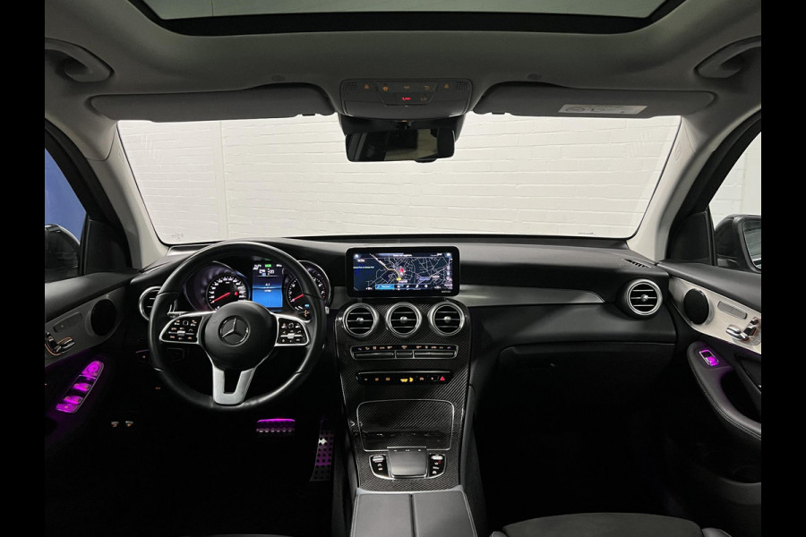 Mercedes-Benz GLC 300e 4MATIC *17.762KM | AMG | Open dak | Adaptive cruise | Stoel-/stuurverwarming