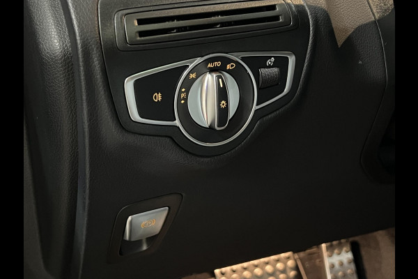 Mercedes-Benz GLC 300e 4MATIC *17.762KM | AMG | Open dak | Adaptive cruise | Stoel-/stuurverwarming