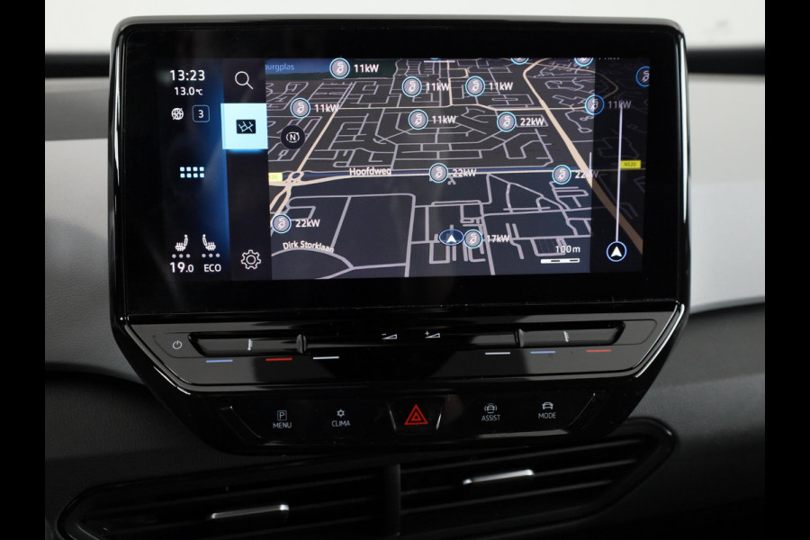 Volkswagen ID.3 First Plus 58 kWh 204 pk | Navigatie | Parkeersensoren | Achteruitrijcamera | Stoelverwarming | Apple Carplay/Android Auto | Matrix LED koplampen |