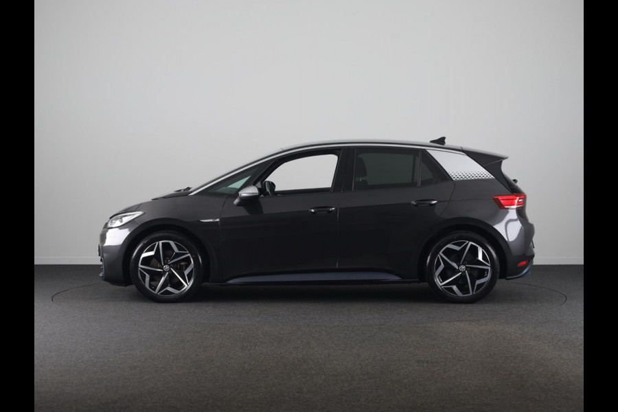 Volkswagen ID.3 First Plus 58 kWh 204 pk | Navigatie | Parkeersensoren | Achteruitrijcamera | Stoelverwarming | Apple Carplay/Android Auto | Matrix LED koplampen |