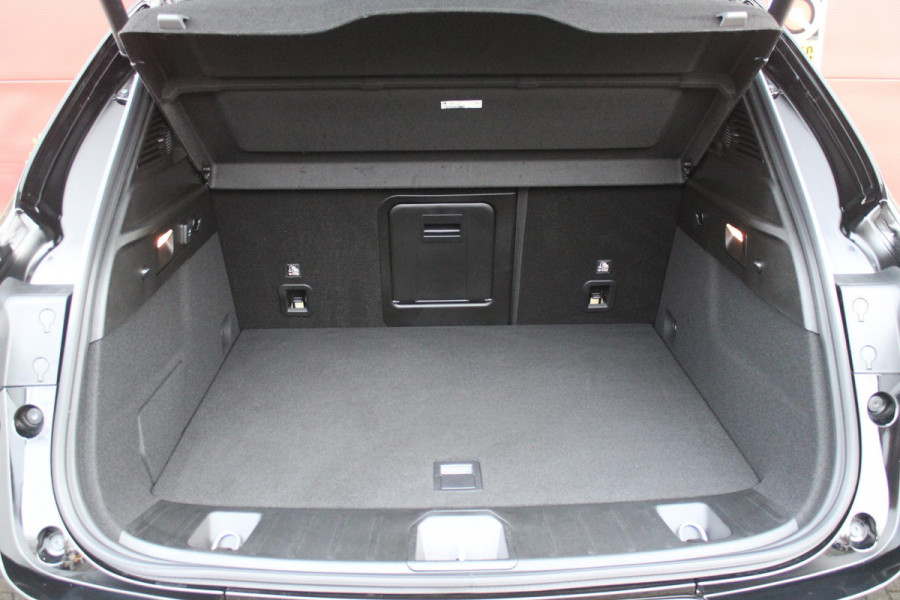 Alfa Romeo Tonale 1.3T PHEV 280PK VELOCE Q4 | PANORAMISCH SCHUIF / KANTELDAK | LEDEREN BEKLEDING | VOORSTOELEN / STUUR VERWARMD | VOORSTOELEN GEVENTILEERD | VOORSTOELEN ELEKTRISCH VERSTELBAAR | DRAADLOOS APPLE CARPLAY / ANDROID AUTO | 360° CAMERA | AUTOMATISCH DIMMENDE BUITENSPIEGELS | 20"INCH LICHTMETALEN VELGEN | ADAPTIVE CRUISE CONTROL | KEYLESS ENTRY / START | ELEKTRISCH BEDIENBARE ACHTERKLEP | DRAADLOZE TELEFOONLADER | AMBIENT LIGHTING | DONKERE HEMELBEKLEDING | SCHAKELFLIPPERS AAN HET STUUR | VERWARMDE RUITENSPROEIERS |