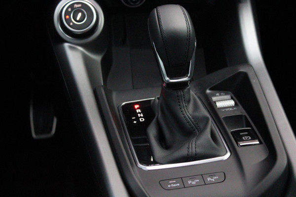 Alfa Romeo Tonale 1.3T PHEV 280PK VELOCE Q4 | PANORAMISCH SCHUIF / KANTELDAK | LEDEREN BEKLEDING | VOORSTOELEN / STUUR VERWARMD | VOORSTOELEN GEVENTILEERD | VOORSTOELEN ELEKTRISCH VERSTELBAAR | DRAADLOOS APPLE CARPLAY / ANDROID AUTO | 360° CAMERA | AUTOMATISCH DIMMENDE BUITENSPIEGELS | 20"INCH LICHTMETALEN VELGEN | ADAPTIVE CRUISE CONTROL | KEYLESS ENTRY / START | ELEKTRISCH BEDIENBARE ACHTERKLEP | DRAADLOZE TELEFOONLADER | AMBIENT LIGHTING | DONKERE HEMELBEKLEDING | SCHAKELFLIPPERS AAN HET STUUR | VERWARMDE RUITENSPROEIERS |