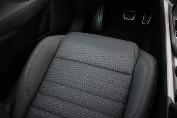 Alfa Romeo Tonale 1.3T PHEV 280PK VELOCE Q4 | PANORAMISCH SCHUIF / KANTELDAK | LEDEREN BEKLEDING | VOORSTOELEN / STUUR VERWARMD | VOORSTOELEN GEVENTILEERD | VOORSTOELEN ELEKTRISCH VERSTELBAAR | DRAADLOOS APPLE CARPLAY / ANDROID AUTO | 360° CAMERA | AUTOMATISCH DIMMENDE BUITENSPIEGELS | 20"INCH LICHTMETALEN VELGEN | ADAPTIVE CRUISE CONTROL | KEYLESS ENTRY / START | ELEKTRISCH BEDIENBARE ACHTERKLEP | DRAADLOZE TELEFOONLADER | AMBIENT LIGHTING | DONKERE HEMELBEKLEDING | SCHAKELFLIPPERS AAN HET STUUR | VERWARMDE RUITENSPROEIERS |