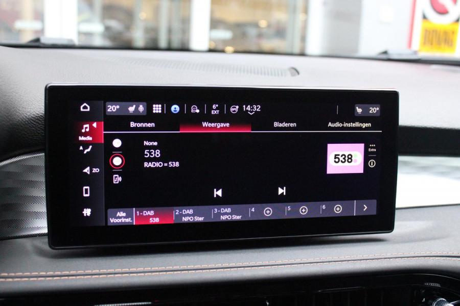 Alfa Romeo Tonale 1.3T PHEV 280PK VELOCE Q4 | PANORAMISCH SCHUIF / KANTELDAK | LEDEREN BEKLEDING | VOORSTOELEN / STUUR VERWARMD | VOORSTOELEN GEVENTILEERD | VOORSTOELEN ELEKTRISCH VERSTELBAAR | DRAADLOOS APPLE CARPLAY / ANDROID AUTO | 360° CAMERA | AUTOMATISCH DIMMENDE BUITENSPIEGELS | 20"INCH LICHTMETALEN VELGEN | ADAPTIVE CRUISE CONTROL | KEYLESS ENTRY / START | ELEKTRISCH BEDIENBARE ACHTERKLEP | DRAADLOZE TELEFOONLADER | AMBIENT LIGHTING | DONKERE HEMELBEKLEDING | SCHAKELFLIPPERS AAN HET STUUR | VERWARMDE RUITENSPROEIERS |