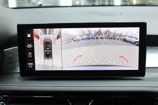 Alfa Romeo Tonale 1.3T PHEV 280PK VELOCE Q4 | PANORAMISCH SCHUIF / KANTELDAK | LEDEREN BEKLEDING | VOORSTOELEN / STUUR VERWARMD | VOORSTOELEN GEVENTILEERD | VOORSTOELEN ELEKTRISCH VERSTELBAAR | DRAADLOOS APPLE CARPLAY / ANDROID AUTO | 360° CAMERA | AUTOMATISCH DIMMENDE BUITENSPIEGELS | 20"INCH LICHTMETALEN VELGEN | ADAPTIVE CRUISE CONTROL | KEYLESS ENTRY / START | ELEKTRISCH BEDIENBARE ACHTERKLEP | DRAADLOZE TELEFOONLADER | AMBIENT LIGHTING | DONKERE HEMELBEKLEDING | SCHAKELFLIPPERS AAN HET STUUR | VERWARMDE RUITENSPROEIERS |