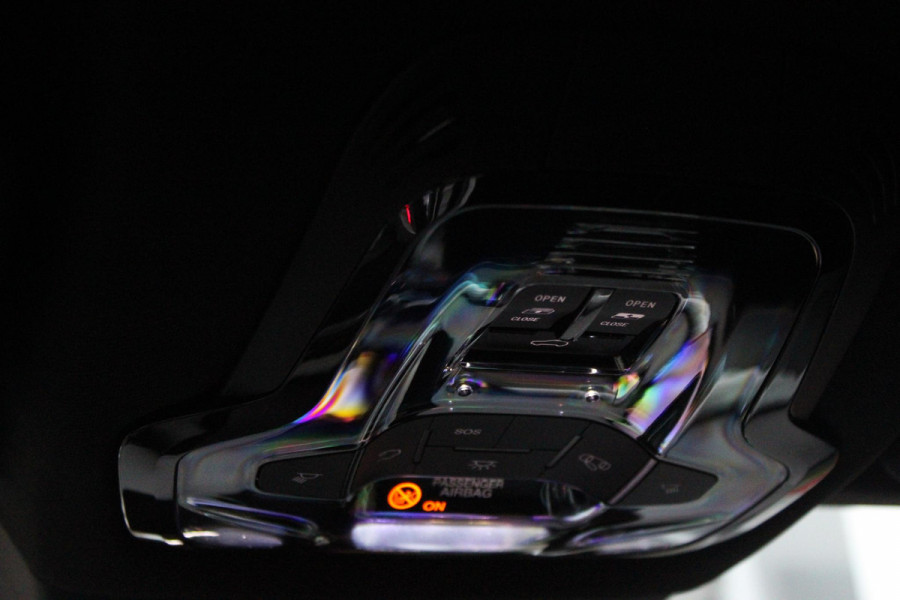 Alfa Romeo Tonale 1.3T PHEV 280PK VELOCE Q4 | PANORAMISCH SCHUIF / KANTELDAK | LEDEREN BEKLEDING | VOORSTOELEN / STUUR VERWARMD | VOORSTOELEN GEVENTILEERD | VOORSTOELEN ELEKTRISCH VERSTELBAAR | DRAADLOOS APPLE CARPLAY / ANDROID AUTO | 360° CAMERA | AUTOMATISCH DIMMENDE BUITENSPIEGELS | 20"INCH LICHTMETALEN VELGEN | ADAPTIVE CRUISE CONTROL | KEYLESS ENTRY / START | ELEKTRISCH BEDIENBARE ACHTERKLEP | DRAADLOZE TELEFOONLADER | AMBIENT LIGHTING | DONKERE HEMELBEKLEDING | SCHAKELFLIPPERS AAN HET STUUR | VERWARMDE RUITENSPROEIERS |