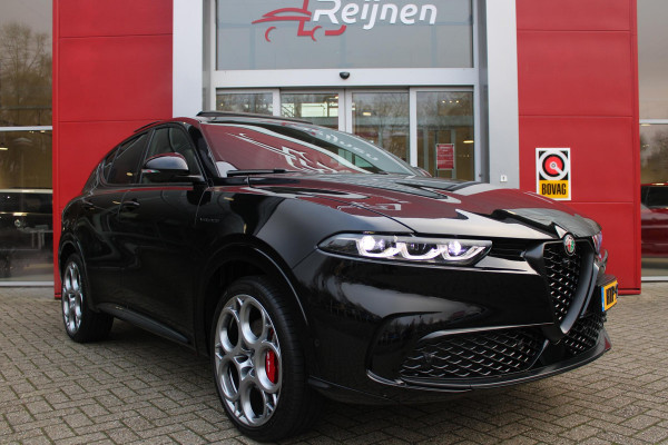 Alfa Romeo Tonale 1.3T PHEV 280PK VELOCE Q4 | PANORAMISCH SCHUIF / KANTELDAK | LEDEREN BEKLEDING | VOORSTOELEN / STUUR VERWARMD | VOORSTOELEN GEVENTILEERD | VOORSTOELEN ELEKTRISCH VERSTELBAAR | DRAADLOOS APPLE CARPLAY / ANDROID AUTO | 360° CAMERA | AUTOMATISCH DIMMENDE BUITENSPIEGELS | 20"INCH LICHTMETALEN VELGEN | ADAPTIVE CRUISE CONTROL | KEYLESS ENTRY / START | ELEKTRISCH BEDIENBARE ACHTERKLEP | DRAADLOZE TELEFOONLADER | AMBIENT LIGHTING | DONKERE HEMELBEKLEDING | SCHAKELFLIPPERS AAN HET STUUR | VERWARMDE RUITENSPROEIERS |
