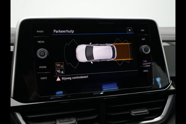 Volkswagen T-Roc 1.5 TSI 150pk DSG R-Line Navi via App Clima Pdc Lm Velgen